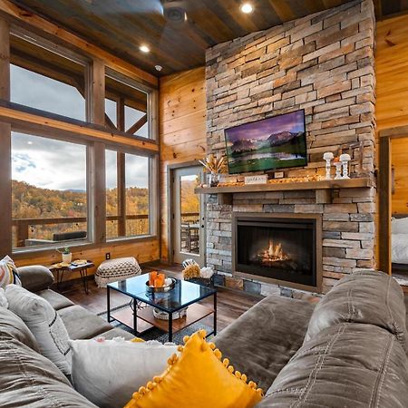 The Overlook - '21 Cabin - Gorgeous Unobstructed Views - Fire Pit Table - Gamerm - Hottub - Xbox - Lots Of Bears Gatlinburg Exterior foto