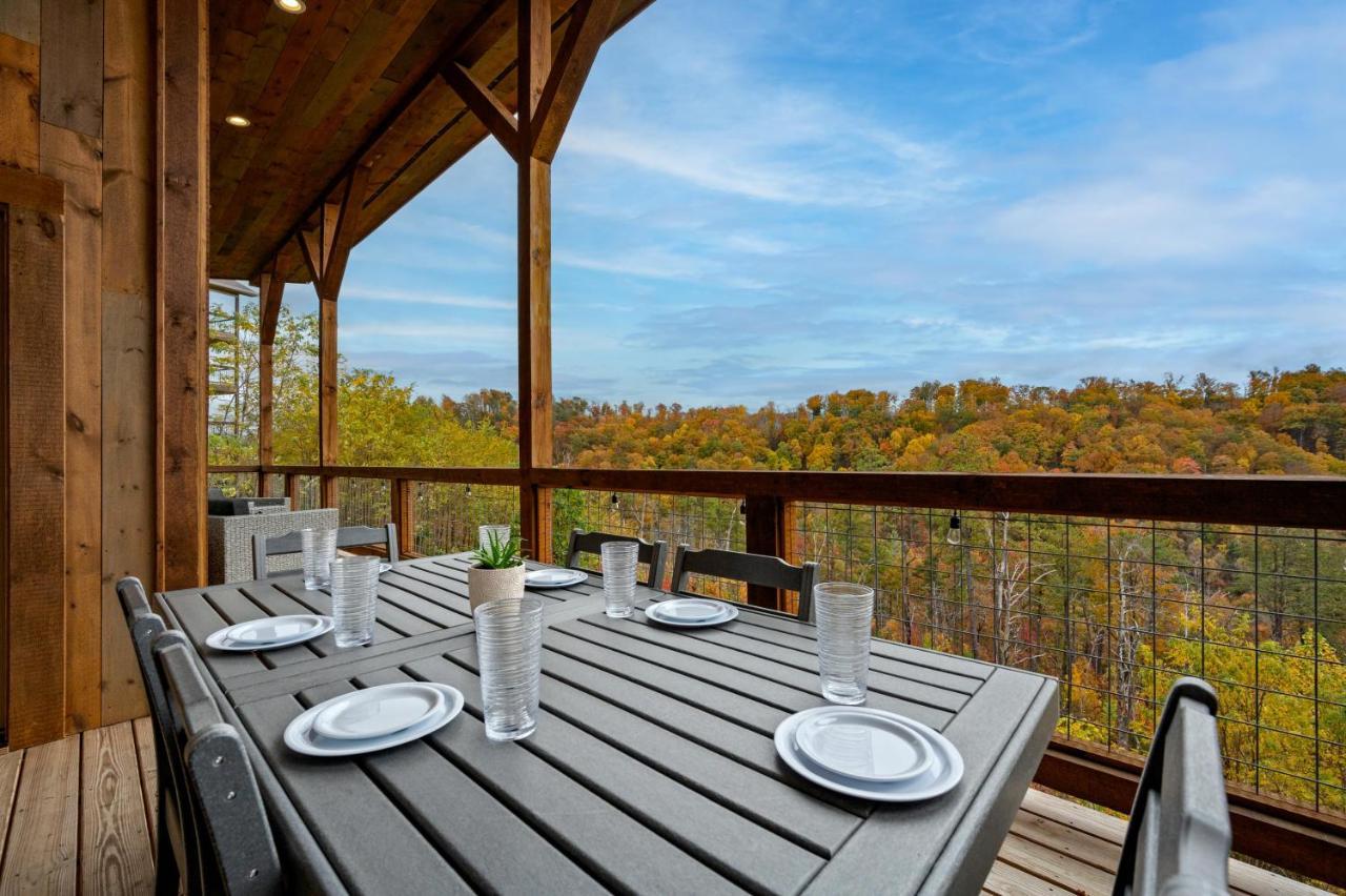 The Overlook - '21 Cabin - Gorgeous Unobstructed Views - Fire Pit Table - Gamerm - Hottub - Xbox - Lots Of Bears Gatlinburg Exterior foto