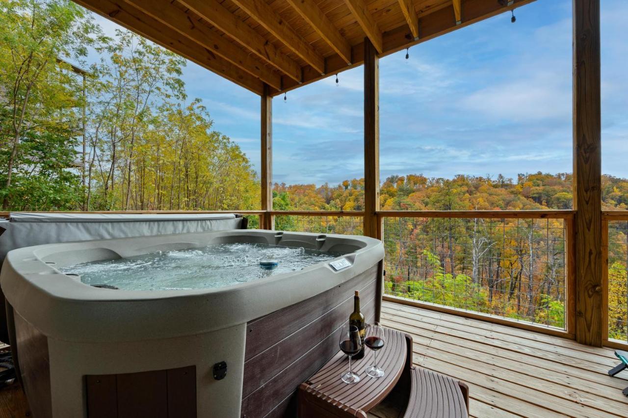 The Overlook - '21 Cabin - Gorgeous Unobstructed Views - Fire Pit Table - Gamerm - Hottub - Xbox - Lots Of Bears Gatlinburg Exterior foto