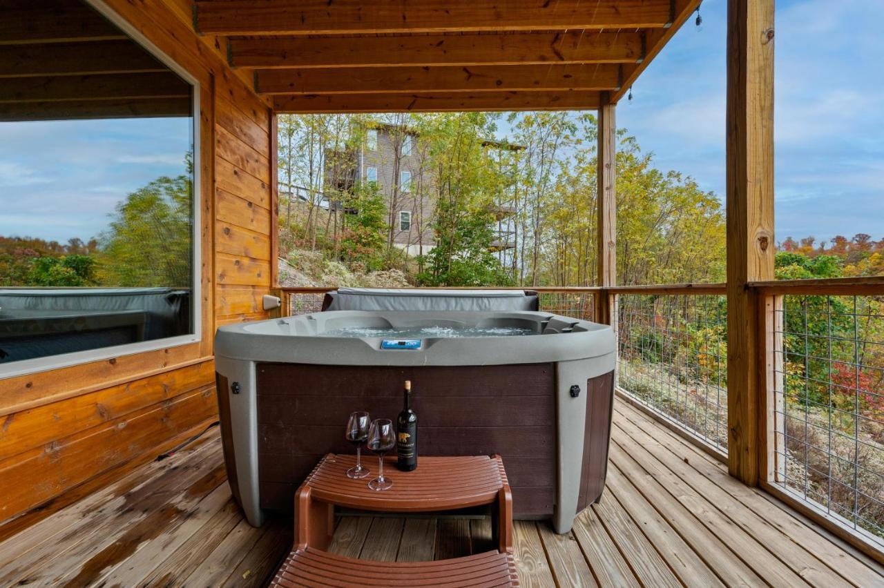 The Overlook - '21 Cabin - Gorgeous Unobstructed Views - Fire Pit Table - Gamerm - Hottub - Xbox - Lots Of Bears Gatlinburg Exterior foto